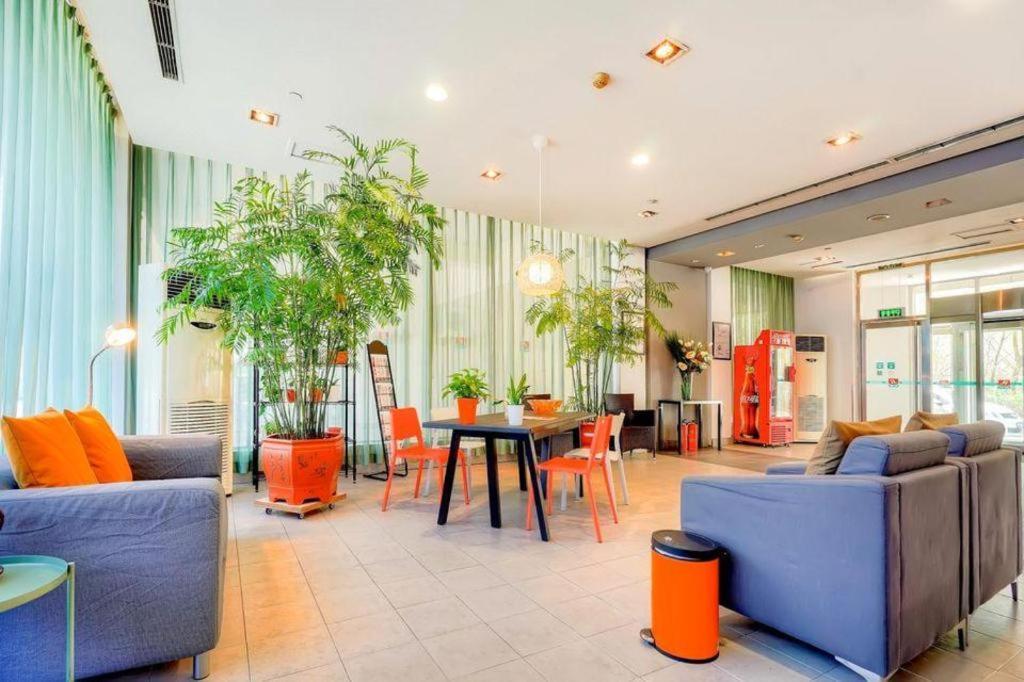 锦江之星哈尔滨群力麦德龙机场巴士店酒店 外观 照片